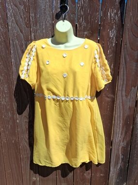 Modcloth Yellow Daisy-Trim Casual Womens' Dress